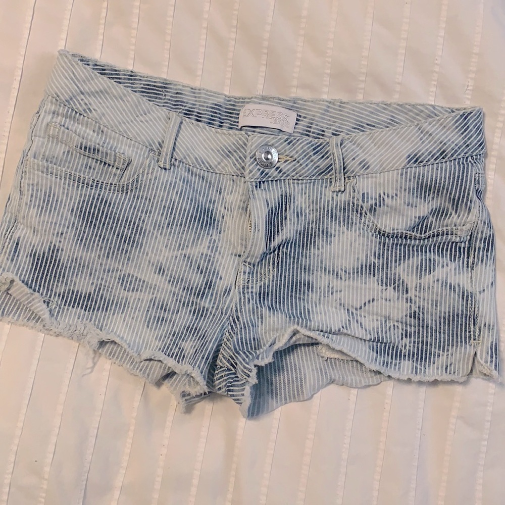 Express cutoff shorts